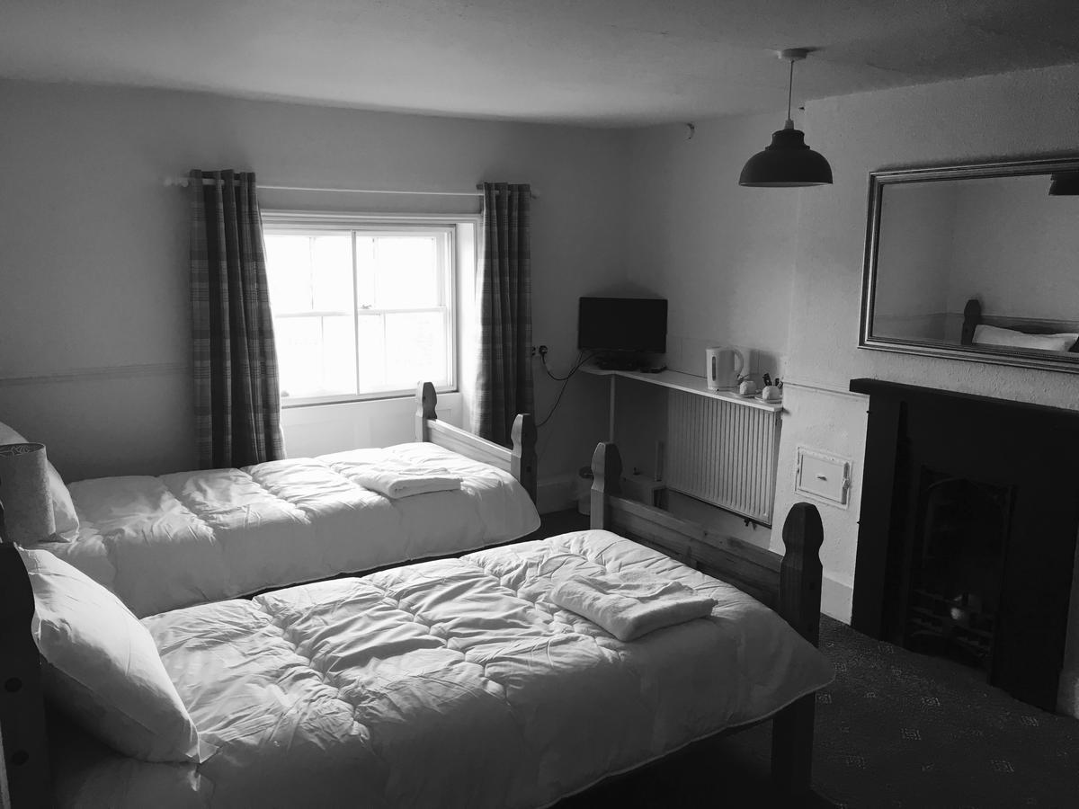 The Cross Keys Hotel Llanymynech Экстерьер фото